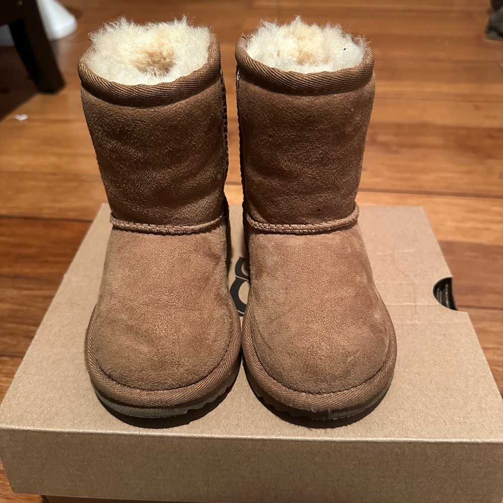 UGG